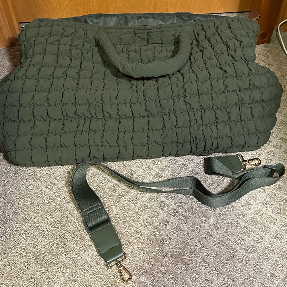 A New Day Duffle Bag | Olive Green Puff